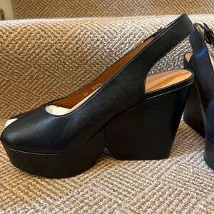 New Robert Clergerie Dylan peep toe wedges. Black leather size 39.